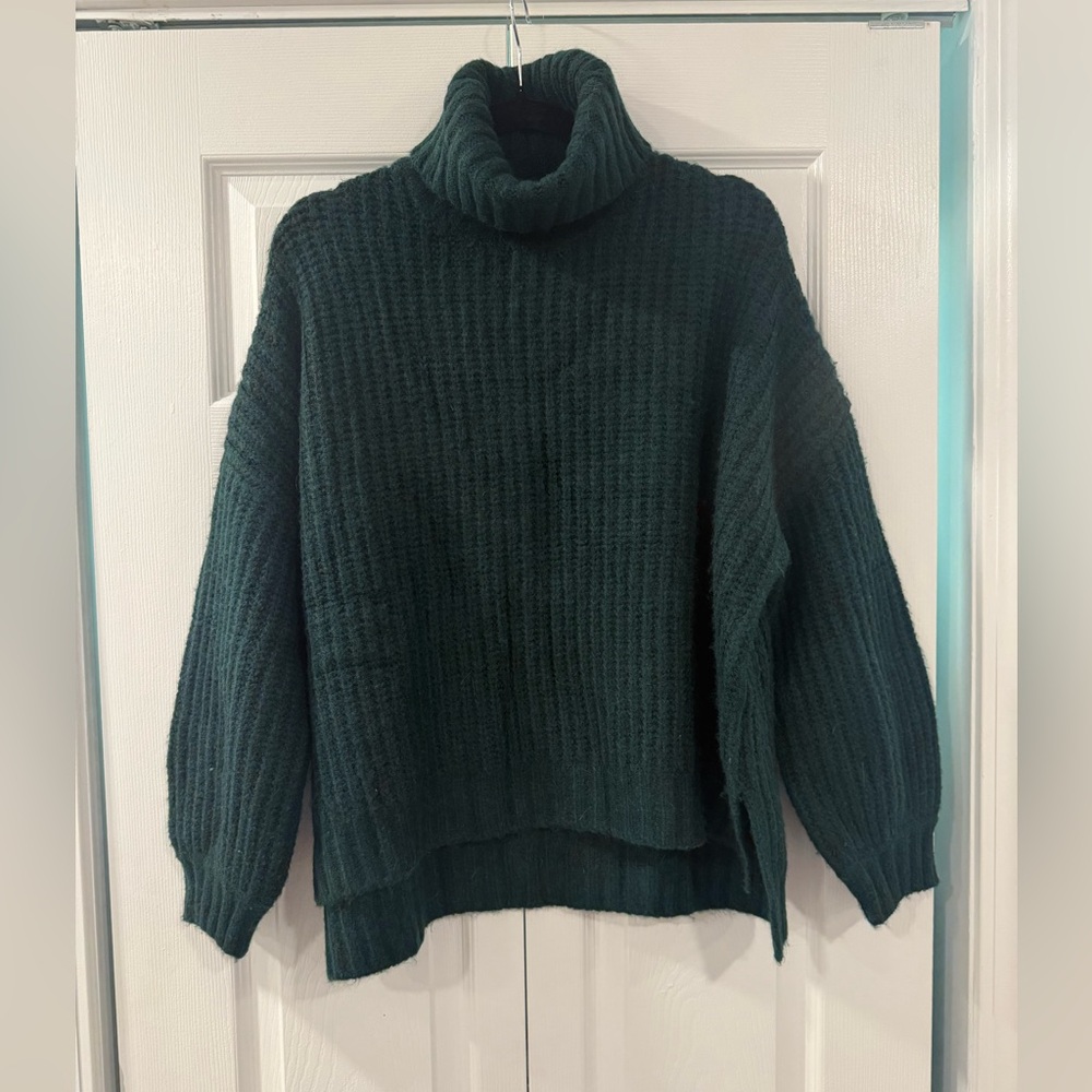 Splendid Dark Green Sweater